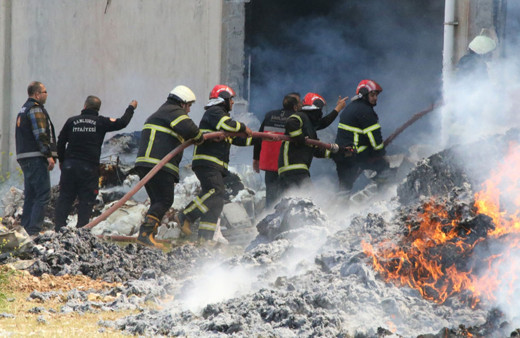 Şanlıurfa'da tekstil fabrikasında yangın çıktı
