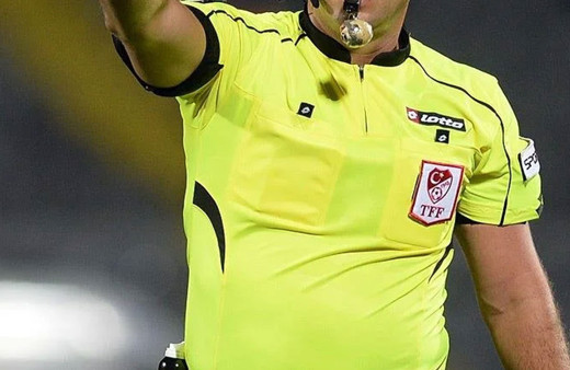 Trendyol Süper Lig'de 32. hafta maçlarını yönetecek hakemler açıklandı