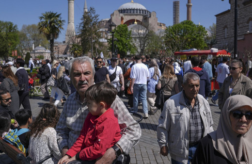 İstanbul'da tarihi yarımadada bayram yoğunluğu yaşanıyor