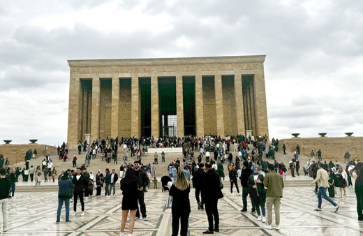 Anıtkabir'de bayram tatili yoğunluğu
