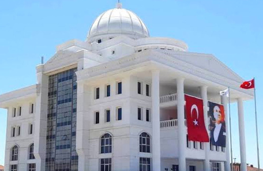 Sözcü'nün manşeti olay oldu Melih Gökçek şatafatlı CHP'li belediye binalarını paylaştı saltanatın kralı burada