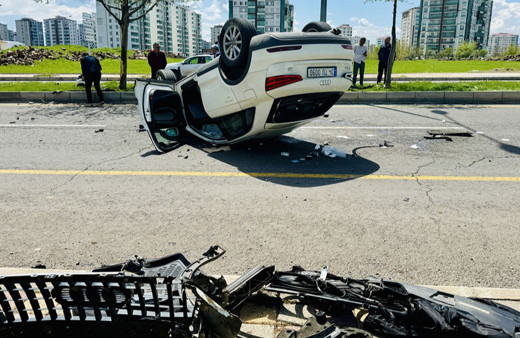 İki otomobilin çarpıştığı kazada 6 kişi yaralandı!