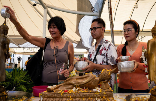 Tay Yeni Yılı'nın başlamasıyla Bangkok'ta Songkran festivali kutlandı