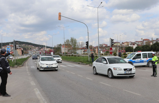 Samsun-Ankara kara yolu Havza geçişinde bayram dönüşü yoğunluğu