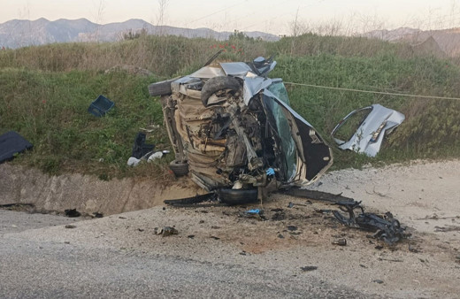 Şarampole devrilen otomobildeki 1 kişi öldü, 2 kişi yaralandı