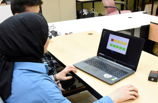 Çöp konteynerindeki doluluğu ve gaz değerlerini ölçen cihaz tasarladılar