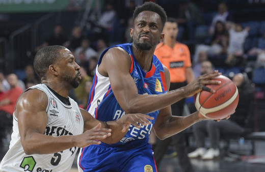 Anadolu Efes, Beşiktaş Emlakjet'i rahat geçti