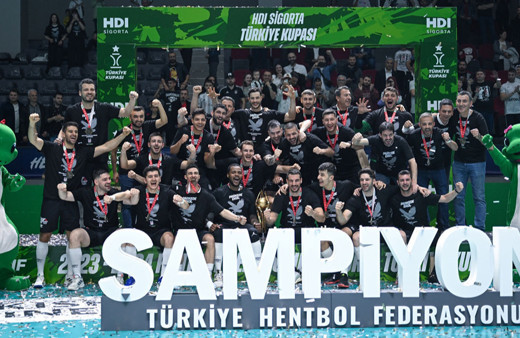 Beşiktaş, hentbolda Türkiye Kupası'nın sahibi oldu