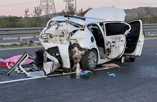 Kuzey Marmara Otoyolu Kocaeli kesiminde feci kaza bayram ziyaretinden dönüyorlardı