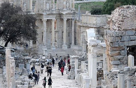 Tatilde müze ve ören yerlerini 1 milyon 700 binin üzerinde kişi ziyaret etti