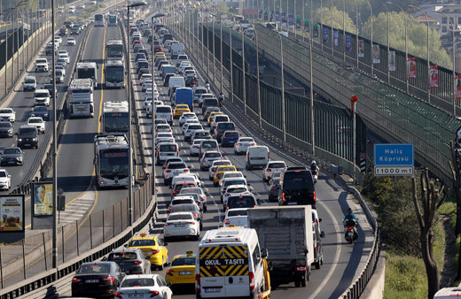 İstanbul'da tatilin ardından trafik kaldığı yerden devam!