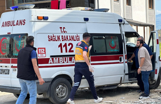 Sakarya'da ayağını çapa makinesine kaptıran kişi hayatını kaybetti