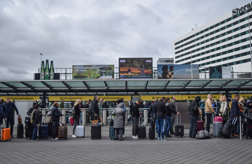 Amsterdam'da uçuşlar olumsuz hava şartları sebebiyle iptal ediliyor