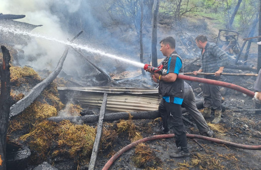 Burdur'da samanlıkta çıkan yangında bir kişi yaralandı