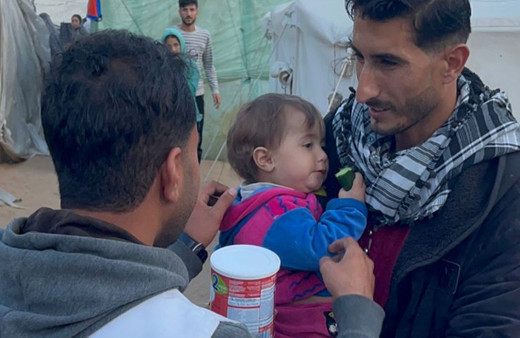 Yeryüzü Doktorları Derneğinden Gazzeli bebeklere süt ve mama desteği