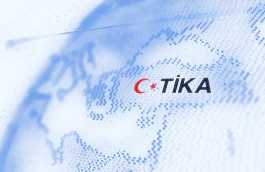 TİKA, Afrika Birliği'ne 324 bayrak hediye etti