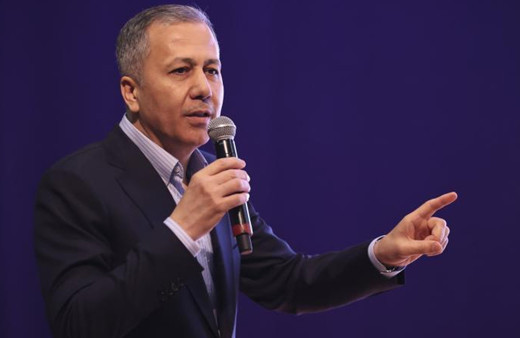 Bakan Yerlikaya: Uçağın enkazına saat 17'de ulaşıldı