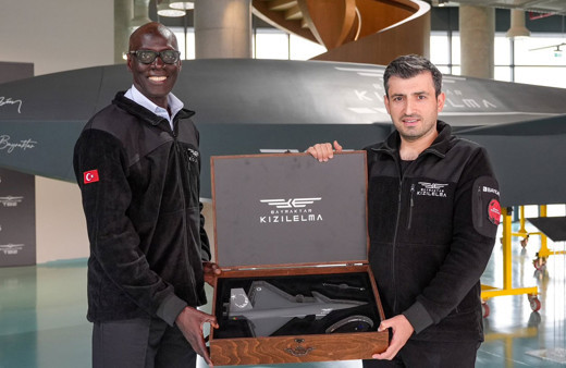 Senegal Hava Kuvvetleri Komutanı Niang Baykar'ı ziyaret etti