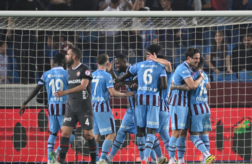 Trabzonspor 10 kişiyle Fatih Karagümrük'ü devirdi