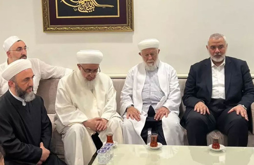 Hamas lideri Heniyye, İsmailağa Cemaati'ne taziye ziyaretinde bulundu