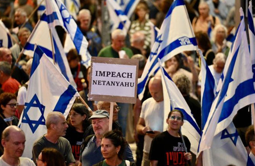 İsrailliler Netanyahu'nun istifası için yine sokaklara indi