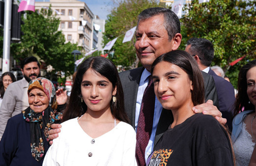 CHP belediyelerde tasarrufa başladı Denizli'de 45 makam aracı iade edildi