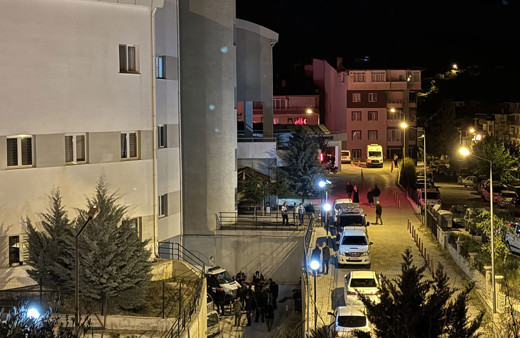 Çorum'da bir kişi eski eşinin kocasını ve araya giren başka bir kadını bıçaklayarak öldürdü