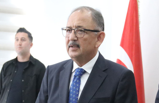Bakan Mehmet Özhaseki son durumu açıkladı:1240 şantiyede 110 bin kişi çalışıyor