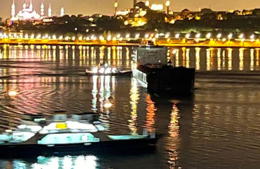 İstanbul Boğazı'nda gemi trafiği geçici olarak durduruldu