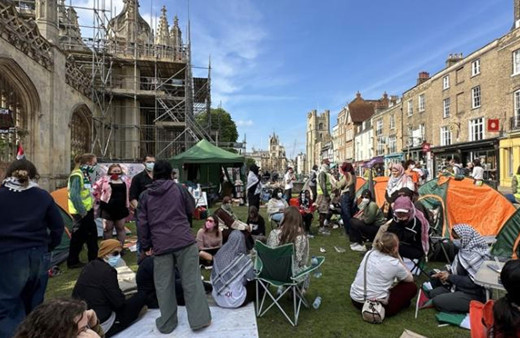 Cambridge öğrencileri: Üniversite Rusya'ya yaptığı gibi İsrail ile ilişkilerini neden kesmiyor