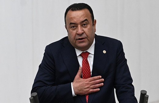 Müsavat Dervişoğlu ilk grup toplantısında çağrı yapmıştı! Adnan Beker, İYİ Parti'ye geri dönecek mi?