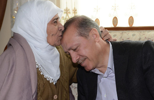 Cumhurbaşkanı Erdoğan'dan Anneler Günü mesajı