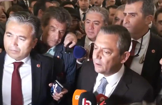 ATV muhabirinin sorusu Özgür Özel'i kızdırdı 10 yıl maaş alan danışman iddiasıyla yanıt