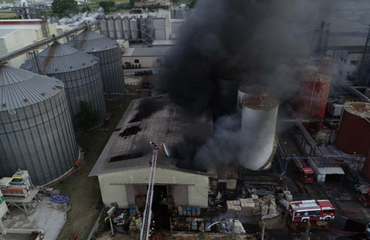 Kırklareli'nde atık yağ fabrikasında korkutan yangın