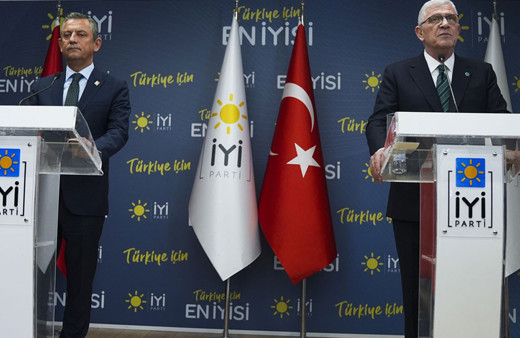 CHP lideri Özgür Özel'den Müsavat Dervişoğlu'na ziyaret