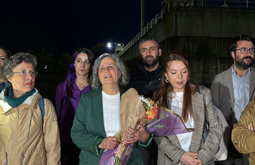 Eski Diyarbakır Büyükşehir Belediye Başkanı Gültan Kışanak tahliye edildi