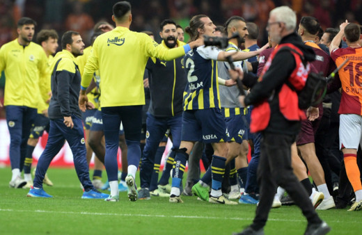 Derbi bitti, saha karıştı!