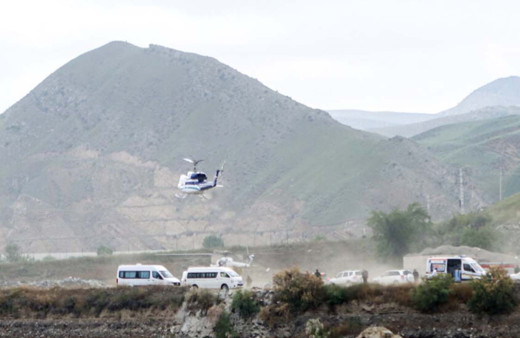 İran İçişleri Bakanı: Reisi'yi taşıyan helikopter sert iniş yaptı, ekipler henüz bölgeye ulaşamadı