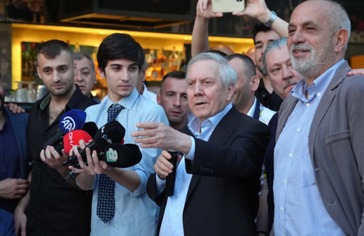 Aziz Yıldırım kongre üyeleri ile bir araya geldi