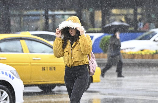 Sıcaklıklar düşecek, yağışlı hava geri dönüyor! Meteoroloji'den yeni rapor, işte Türkiye'de hava durumu...