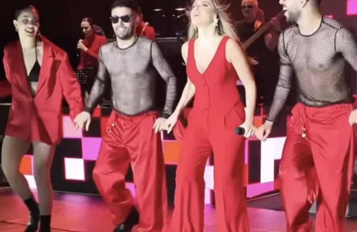 Hadise'den Cannes dönüşü halay şov!