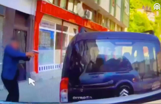 Rize'de iki sürücü birbirine kurşun yağdırdı 1 kişi öldü görüntüler ortaya çıktı