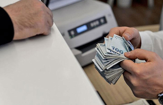 Emekliye bayram müjdesi! Maaşlar erken tarihe çekildi, ikramiyelerin hesaplara yatacağı tarih belli oldu