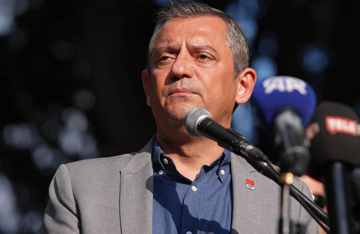 CHP Genel Başkanı Özgür Özel, Gülsün Bor ve Altan Feyman'ın cenaze törenlerine katıldı