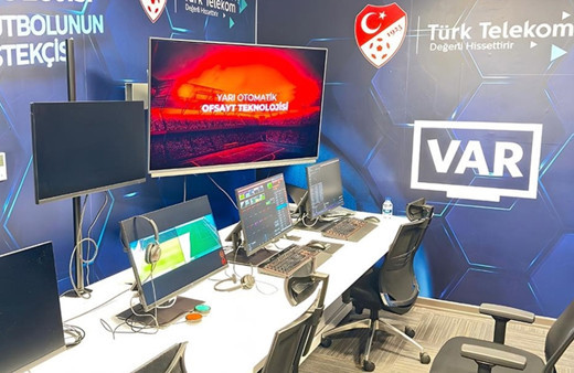 Galatasaray ve Fenerbahçe maçlarının yabancı VAR hakemleri belli oldu