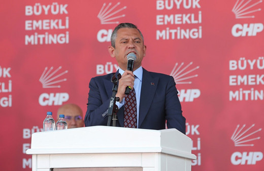 Özgür Özel emekli mitinginde konuştu emekliler için 15 maddelik çözüm önerisini açıkladı