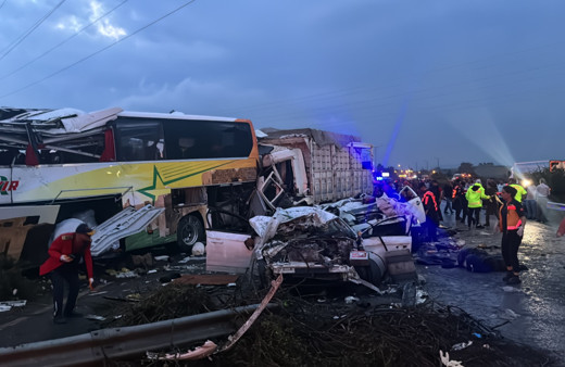 Mersin'de çok feci zincirleme kaza: 10 ölü, 30 yaralı