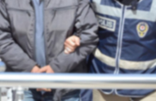 Okulda ortalık fena karıştı! Öğrenci yakınları öğretmene saldırdı