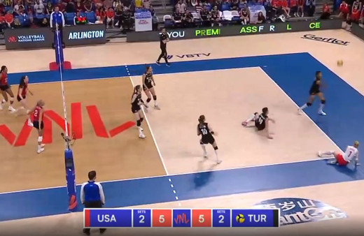 Final setinde kırılma anı! Filenin sultanları yılın en iyi sayısını böyle aldı