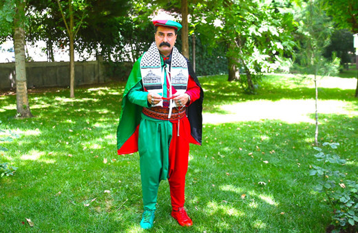 Binada 'kapıcılar kralı', sahada 'şalvarlı Mourinho' olarak tanınıyor